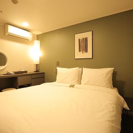 סיאול The Hotel Young Inn מראה חיצוני תמונה