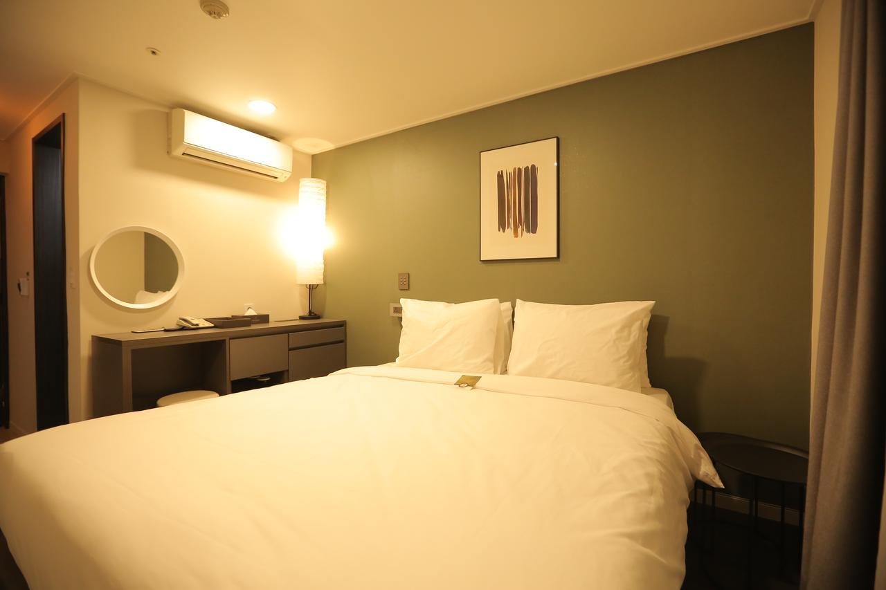 סיאול The Hotel Young Inn מראה חיצוני תמונה